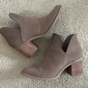Steve Madden Petra Taupe Bootie